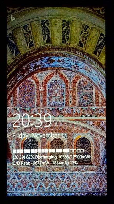 #2. Battery Bar Graph on Lock Screen (and Glance Screen) (Windows) Podle: Kazuho Imada