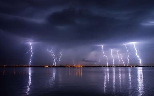 Lightning Strikes for Windows 10 PC Free Download - Best Windows 10 Apps