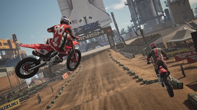 Monster Energy Supercross 25 X Monster Jam™ Showdown - Dirt Master Edition — скриншот 5