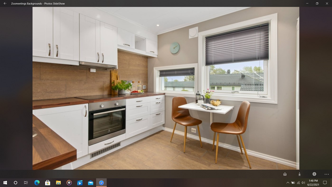 #2. Virtual Meetings Backgrounds (Windows) Podle: mvkapps