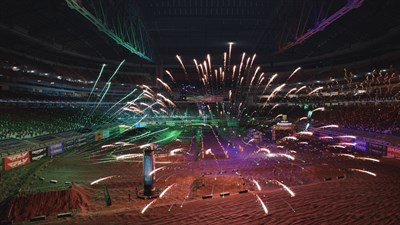 Monster Energy Supercross 25 X Monster Jam™ Showdown - Dirt Master Edition — скриншот 9