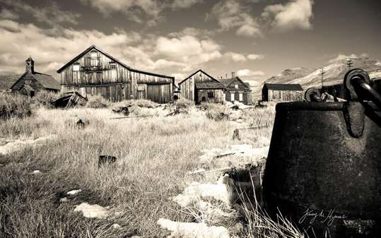 Ghost Town by Tracy Hymas screenshot 1