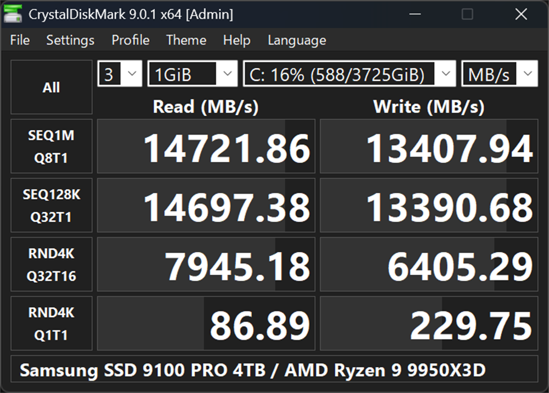 #2. CrystalDiskMark (Windows) De: Crystal Dew World