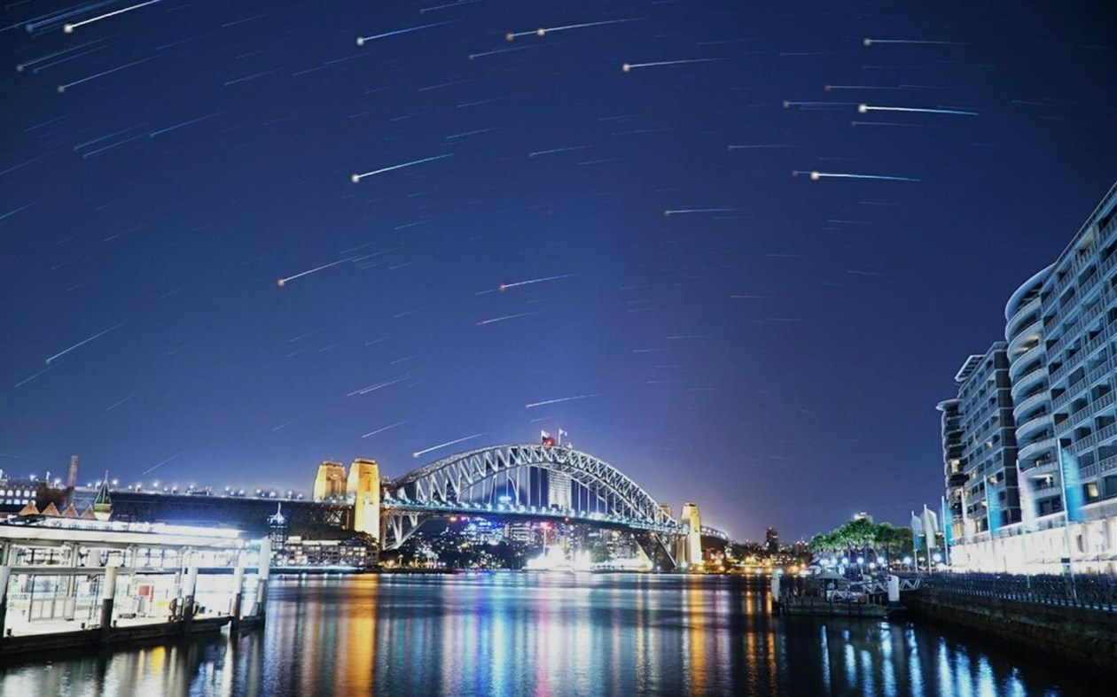 #2. Meteor Showers (Windows) 由: Microsoft Corporation