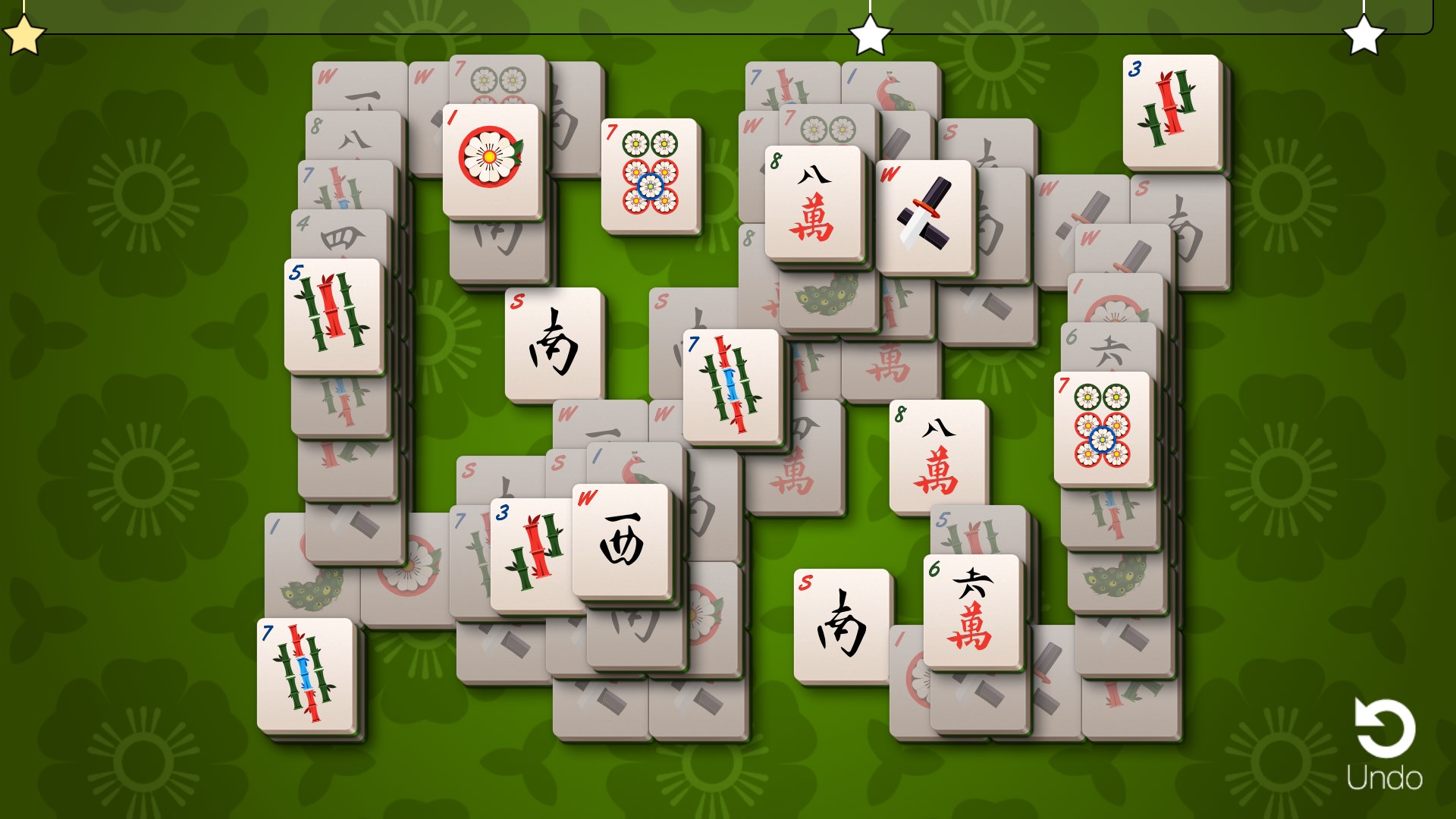 Салат с лососем , фаршированный творожным муссом под соусом пад тай